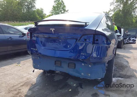 2018 Tesla Model X 100D/75D/P100D z USA, uszkodzony, nr VIN 5YJXCAE21JF142592